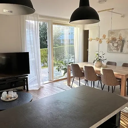 Apartment Modern & *
